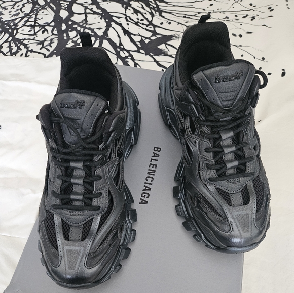 Balenciaga Track 2 Trainer Black Pearlescent Men's Sneakers - Picture 2 of 6